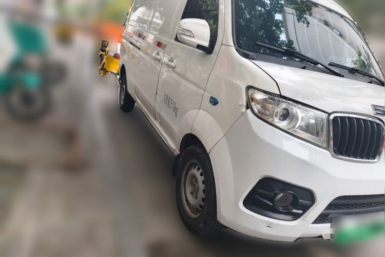 Used SRM Haoyun 2022 Commercial Van Wealth Creation Edition Front Right 45 Deg