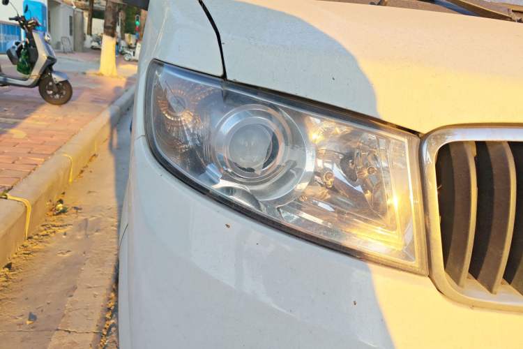 Used SRM Haoyun 2022 Standard Passenger Bus Right Front Headlight