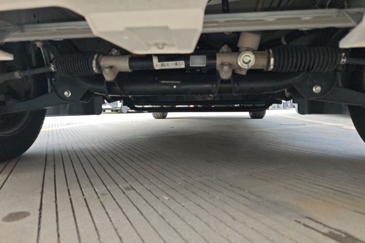 Used SRM Haoyun 2023 Entrepreneurial Van Chassis Front