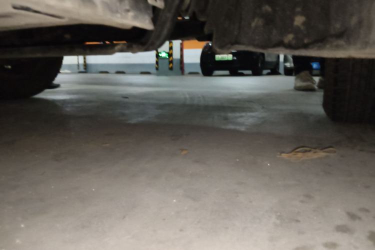 Used SRM Haoyun 2023 Launch Edition Entrepreneurial Van Chassis Front Right