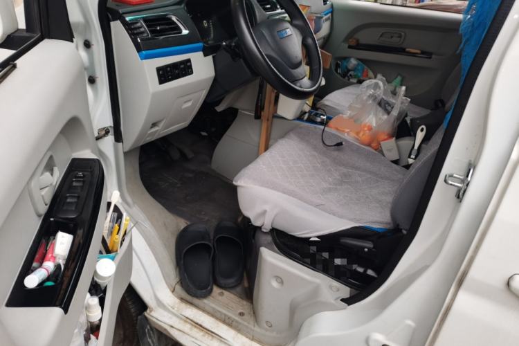 Used SRM Haoyun 2023 Standard Passenger Van 6 Seats Driver Seat