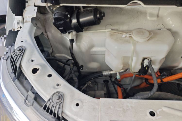 Used SRM Haoyun 2023 Entrepreneurial Van Engine Bay Right