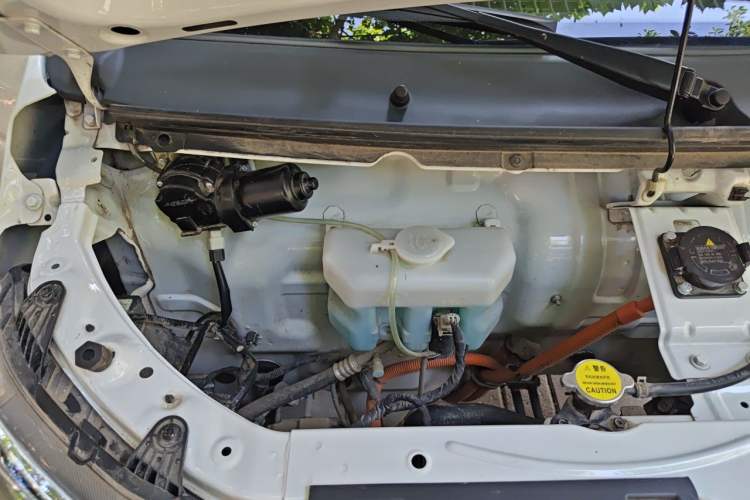 Used SRM Haoyun 2023 Premium Edition 38.64 kWh Engine Bay Right