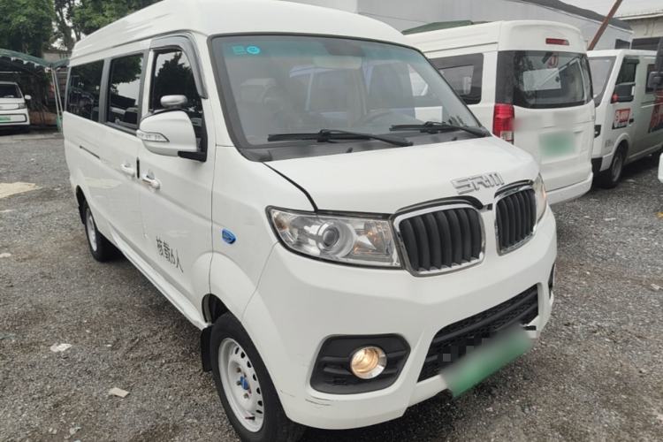 Used SRM Haoyun 2023 Standard Passenger Van 6 Seats Front Right 45 Deg