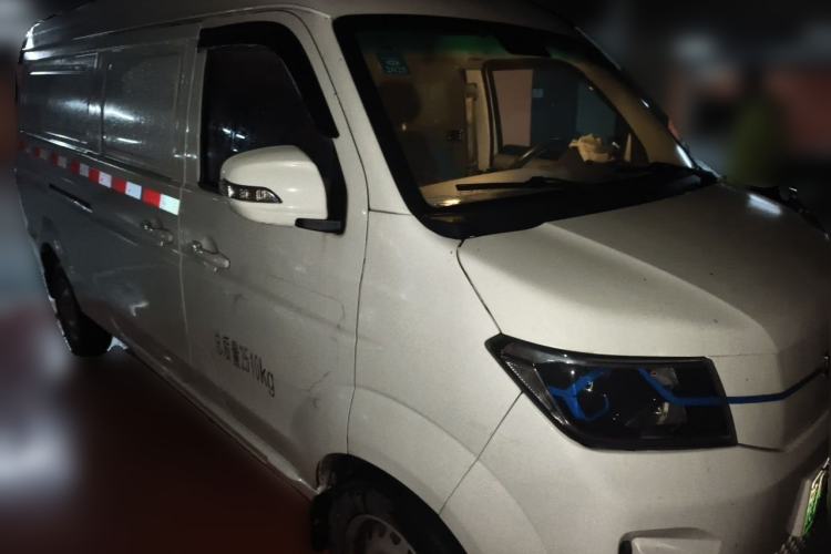 Used SRM Haoyun 2023 Launch Edition Entrepreneurial Van Front Right 45 Deg