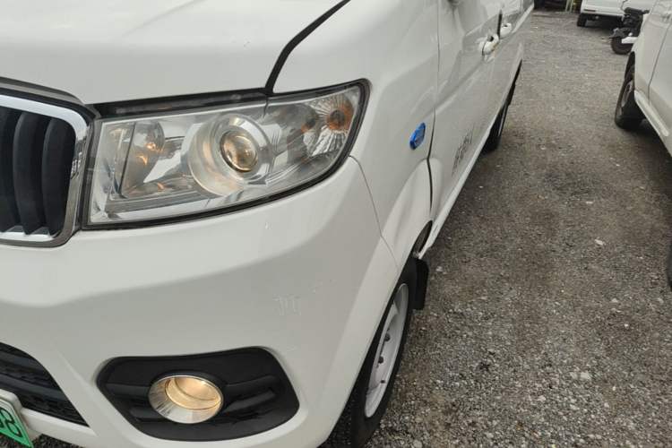 Used SRM Haoyun 2023 Standard Passenger Van 6 Seats Left Front Headlight