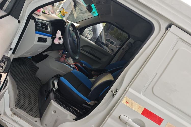 Used SRM Haoyun 2023 Entrepreneurial Van Left Front Seat
