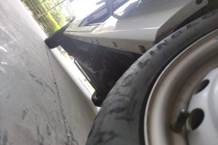 Used SRM Haoyun 2023 Launch Edition Standard Type Passenger Left Side Sill