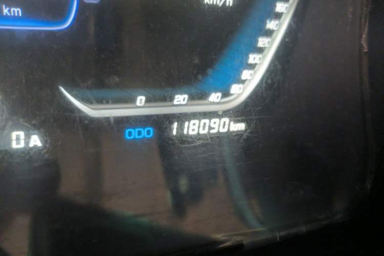 Used SRM Haoyun 2023 Standard Passenger Van 6 Seats Odometer Close Up