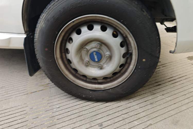 Used SRM Haoyun 2023 Entrepreneurial Van Right Front Wheel Hub