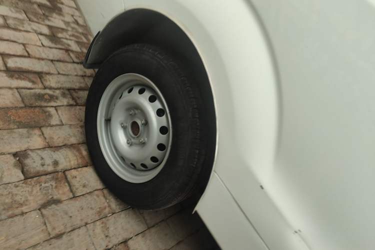 Used SRM Haoyun 2023 Standard Passenger Bus Right Rear Wheel Hub