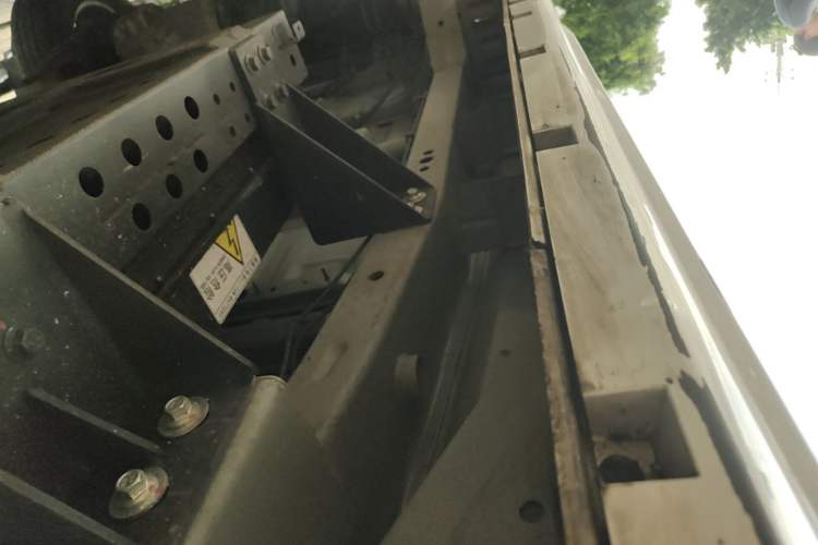 Used SRM Haoyun 2023 Standard Passenger Van 6 Seats Right Side Sill