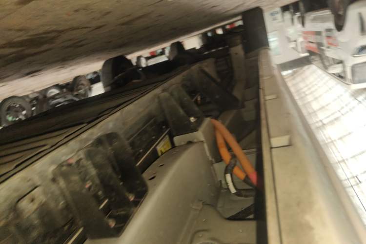 Used SRM Haoyun 2023 Standard Passenger Bus Right Side Sill