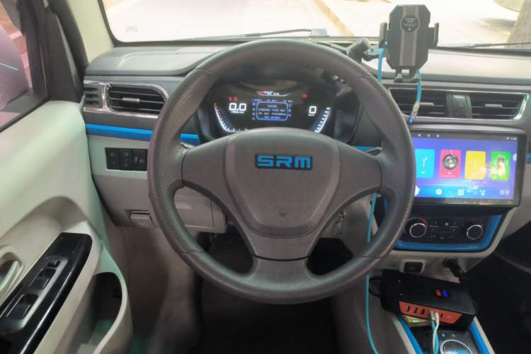 Used SRM Haoyun 2023 Standard Passenger Van 6 Seats Steering Wheel