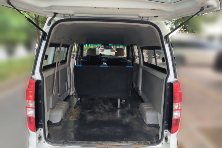 Used SRM Haoyun 2023 Standard Passenger Van 6 Seats Trunk