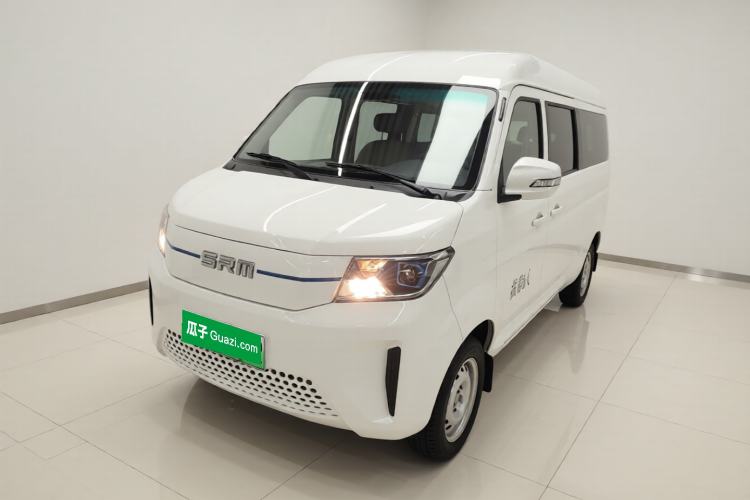 SRM Haoyun 2025 Launch Edition Farady 42.3 kWh 305 km 6 seats