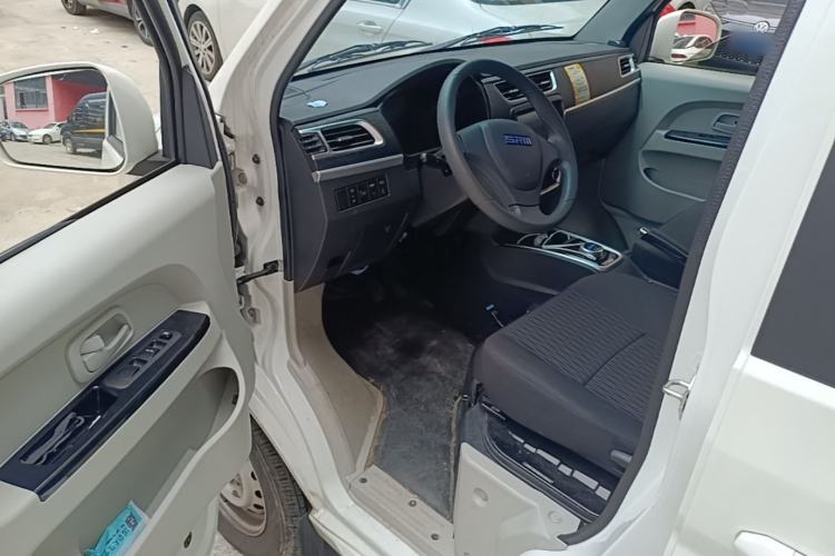 Used SRM Haoyun 2025 Launch Edition Farady 42.3 kWh 305 km 6 seats Driver Seat