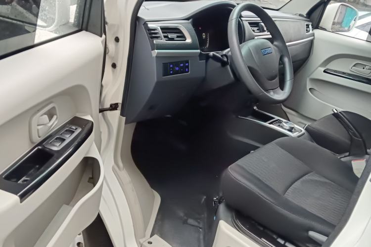Used SRM Haoyun 2025 Launch Edition Farady 42.3 kWh 305 km 6 seats Driver Seat