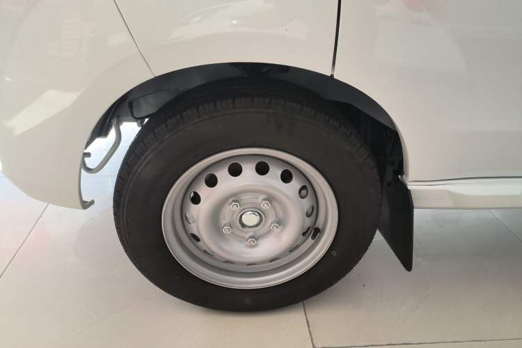 Used SRM Haoyun 2025 Launch Edition Farady 42.3 kWh 305 km 6 seats Exterior 7