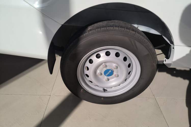Used SRM Haoyun 2025 Launch Edition Farady 42.3 kWh 305 km 6 seats Exterior 8