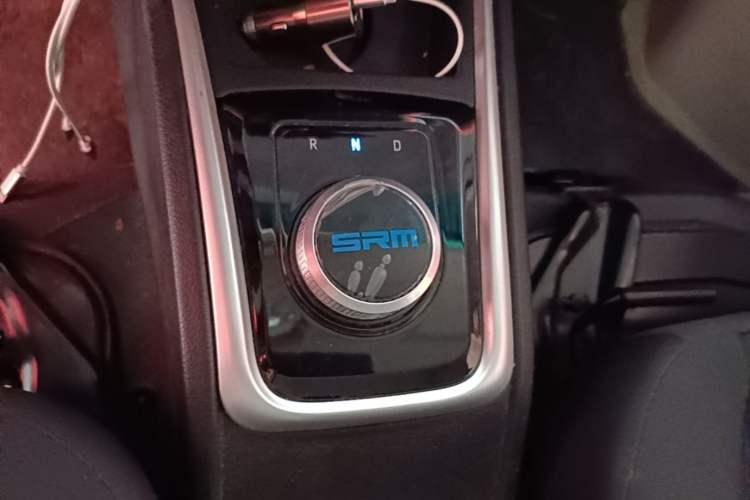 Used SRM Haoyun 2025 Launch Edition Farady 42.3 kWh 305 km 6 seats Gear Lever