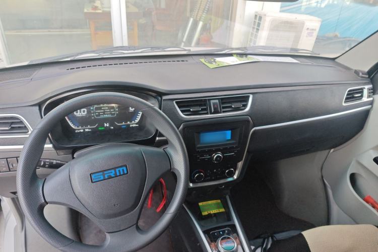 Used SRM Haoyun 2025 Launch Edition Farady 42.3 kWh 305 km 6 seats Interior 2