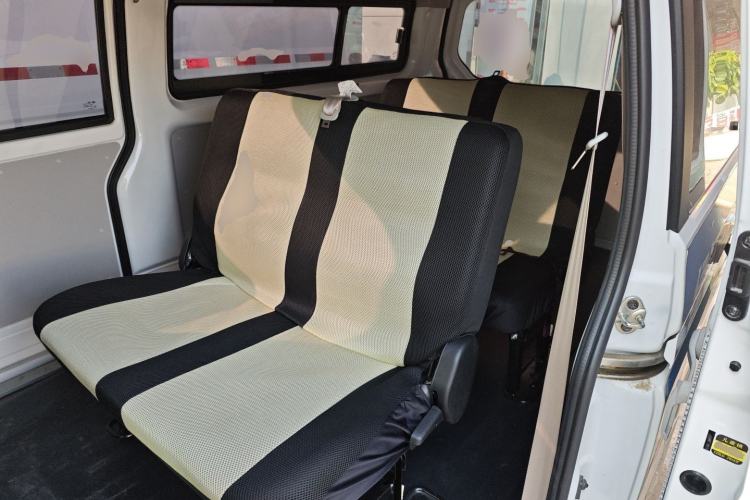 Used SRM Haoyun 2025 Launch Edition Farady 42.3 kWh 305 km 6 seats Interior 4