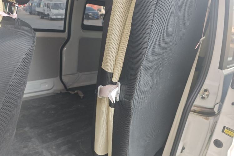 Used SRM Haoyun 2025 Launch Edition Farady 42.3 kWh 305 km 6 seats Interior 4