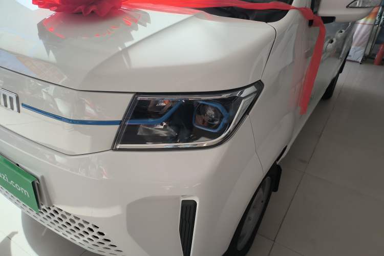Used SRM Haoyun 2025 Launch Edition Farady 42.3 kWh 305 km 6 seats Left Front Headlight