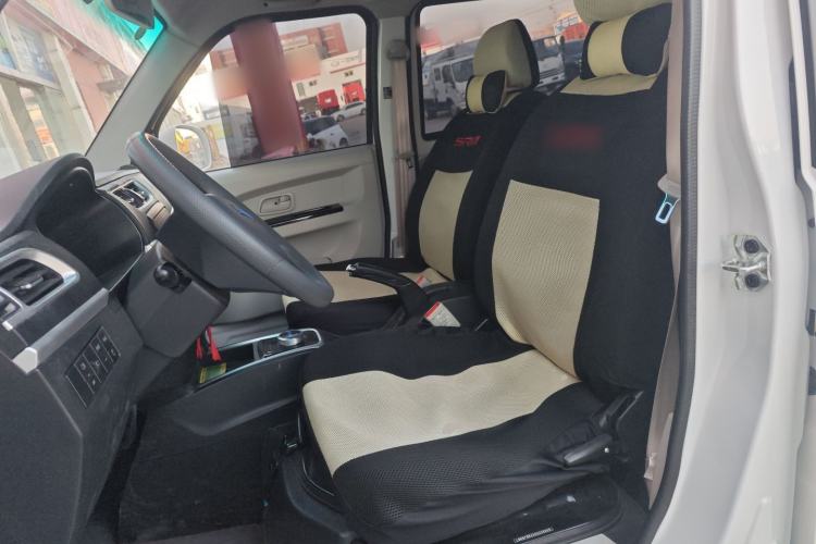 Used SRM Haoyun 2025 Launch Edition Farady 42.3 kWh 305 km 6 seats Left Front Seat