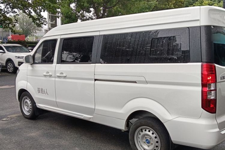 Used SRM Haoyun 2025 Launch Edition Farady 42.3 kWh 305 km 6 seats Left Side
