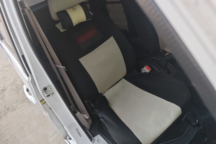 Used SRM Haoyun 2025 Launch Edition Farady 42.3 kWh 305 km 6 seats Right Front Seat