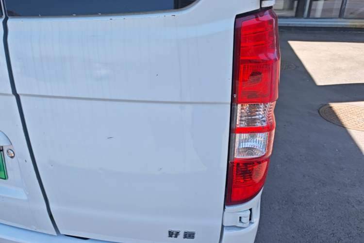 Used SRM Haoyun 2025 Launch Edition Farady 42.3 kWh 305 km 6 seats Right Rear Taillight