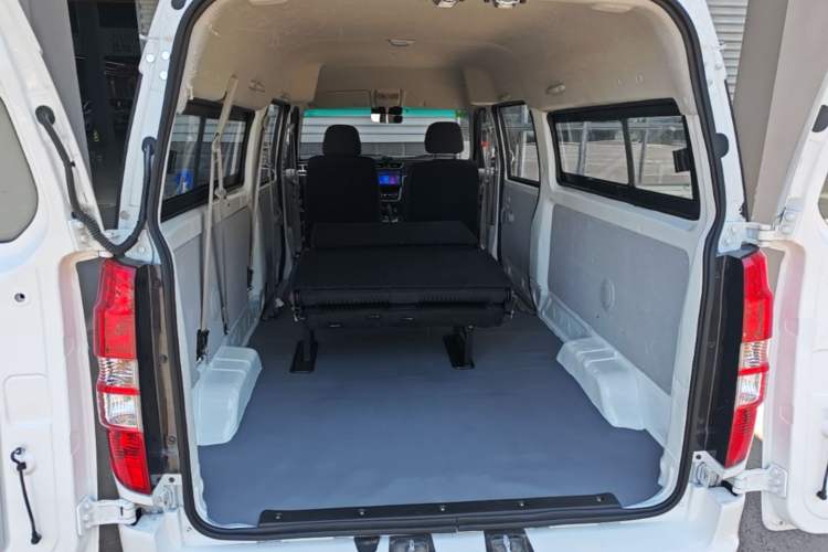 Used SRM Haoyun 2025 Launch Edition Farady 42.3 kWh 305 km 6 seats Trunk