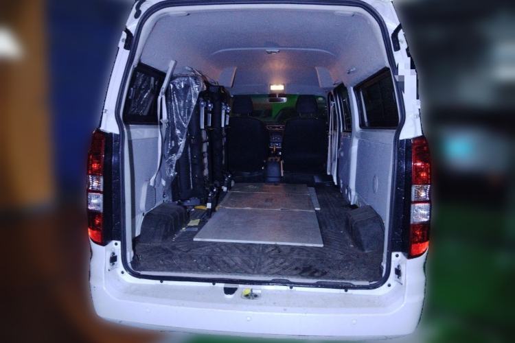 Used SRM Haoyun 2025 Launch Edition Farady 42.3 kWh 305 km 6 seats Trunk