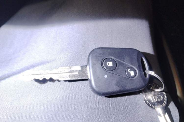 Used SRM Haoyun 2025 Launch Edition Farady 42.3 kWh 305 km 6 seats Vehicle Key