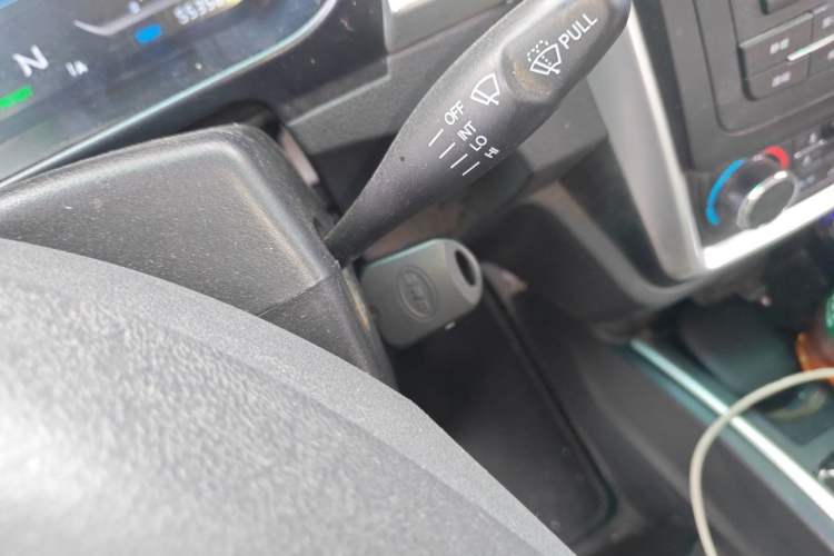 Used SRM Haoyun 2025 Launch Edition Farady 42.3 kWh 305 km 6 seats Vehicle Key