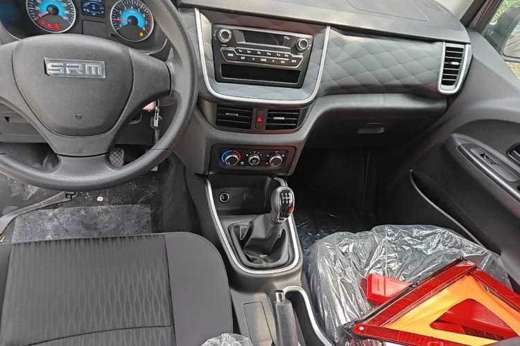 Used SRM Jinhaishi M 2025 1.5L Engineering Lion Passenger Van 5/6/7 Seats Audio And AC Panel