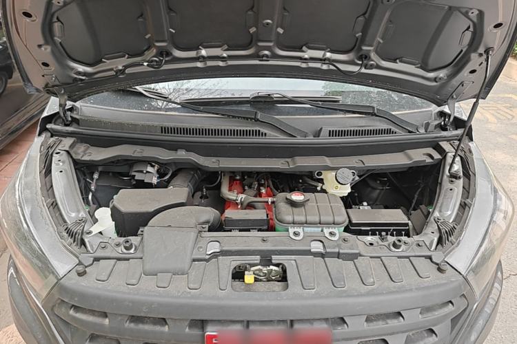 Used SRM Jinhaishi M 2025 1.5L Engineering Lion Passenger Van 5/6/7 Seats Engine Bay