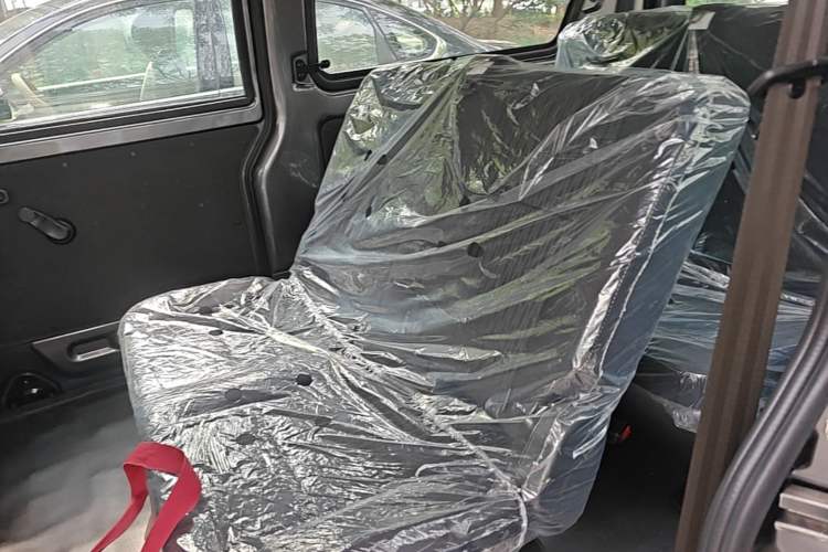 Used SRM Jinhaishi M 2025 1.5L Engineering Lion Passenger Van 5/6/7 Seats Left Rear Seat