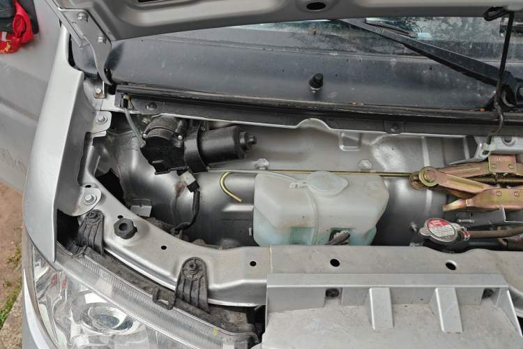 Used SRM Jinka S1  Engine Bay Right