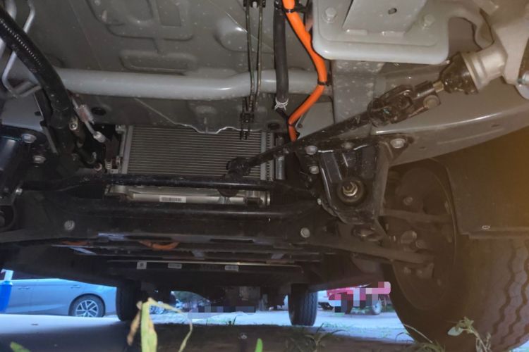 Used SRM New Energy E3 2025 Fudi 310KM Practical Van Chassis Front