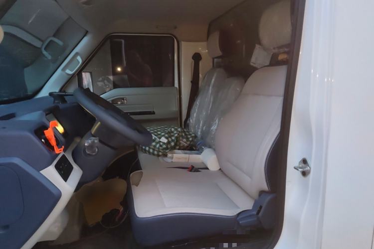 Used SRM New Energy E3 2025 Fudi 310KM Practical Van Left Front Seat