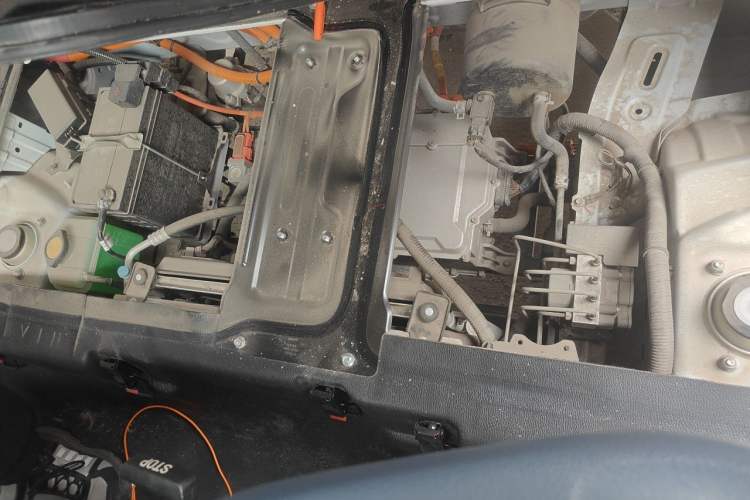 Used SRM New Energy E3 2024 Luxury Model Engine Bay