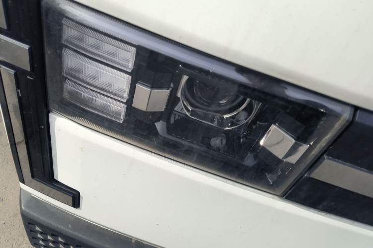 Used SRM New Energy E3 2024 Standard Model Right Front Headlight