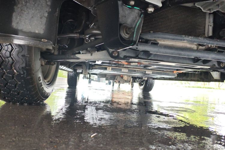 Used SRM New Energy E3 2025 Fudi 310KM Practical Passenger Vehicle Chassis Front Right