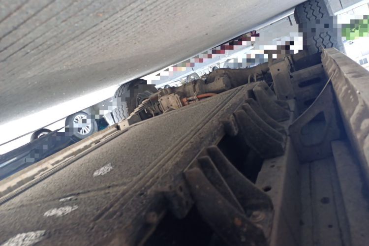 Used SRM New Energy E3 2025 Fudi 310KM Practical Passenger Vehicle Chassis Front Right