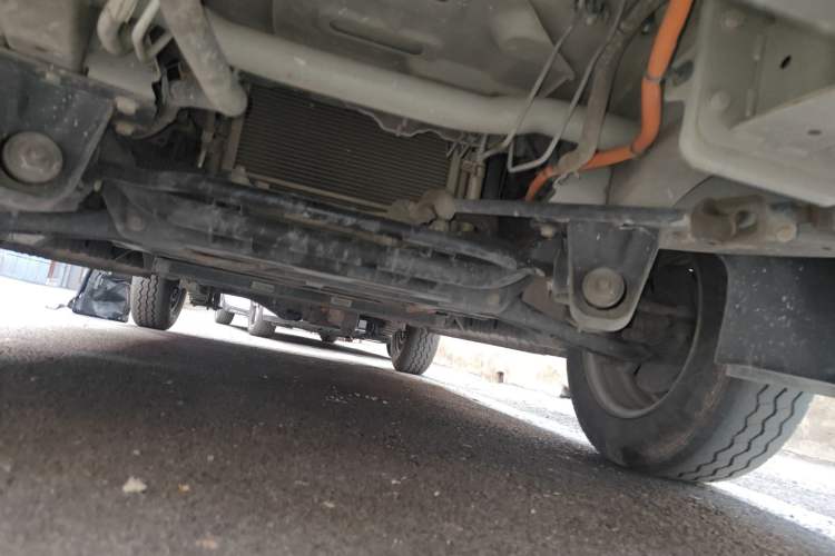 Used SRM New Energy E3 2025 Fudi 310KM Practical Passenger Vehicle Chassis Front