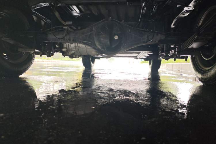 Used SRM New Energy E3 2025 Fudi 310KM Practical Passenger Vehicle Chassis Rear