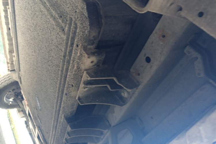 Used SRM New Energy E3 2025 Fudi 310KM Practical Passenger Vehicle Chassis Rear Right